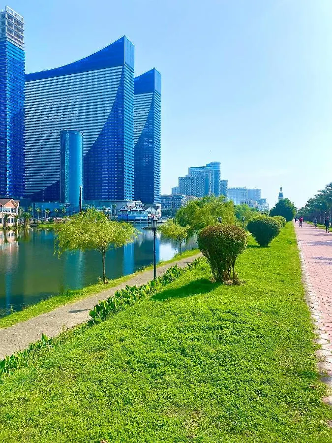 Lovely Orbi City Sea View Batumi 0*,